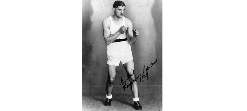 Тренировал активистов семикратный чемпион Нидерландов по боксу Бен Брилль