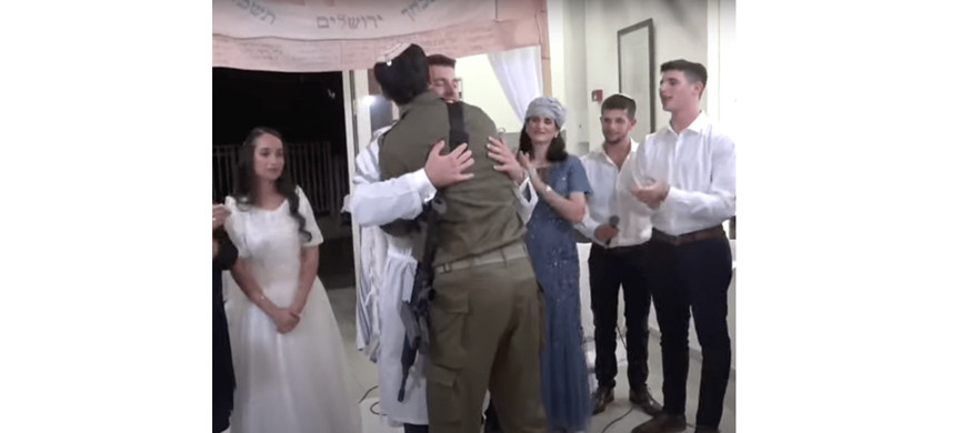 В гостях были и сослуживцы