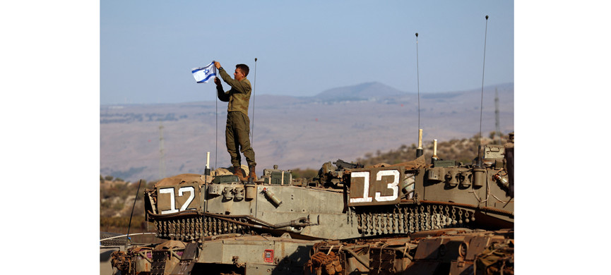 Танки прикрывают сухопутные войска