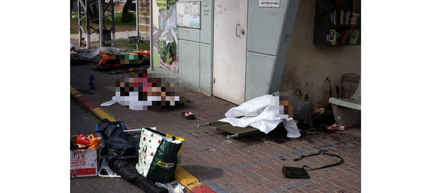 Лица убитых в фильме заретушированы