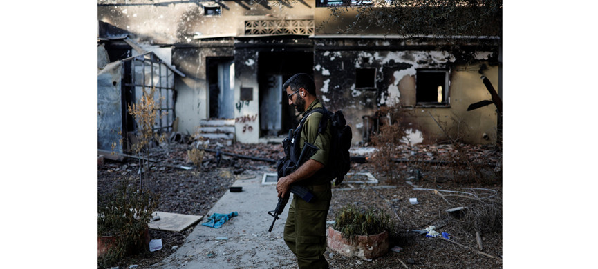 Десятки тел жителей Беэри были изуродованы в огне