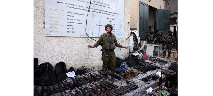 Это лишь малая часть оружия, найденного в «больнице»