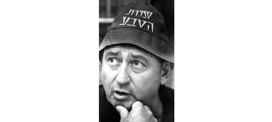 Авраам Иоффе в знаменитой панамке кибуцника