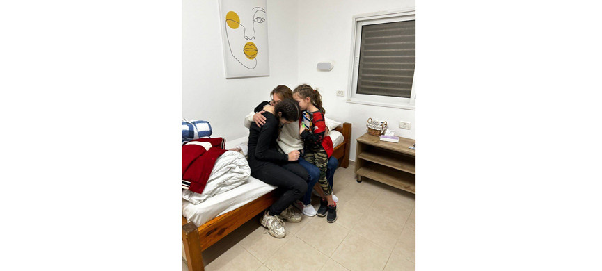 Мааян Зин дождалась возвращения из плена двух дочерей