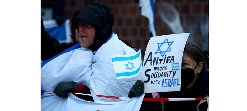 За Израиль обычно те, кто помнит Холокост