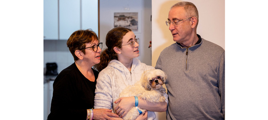 Отец девочки не сомневался, что ее спасут, и все искал собаку