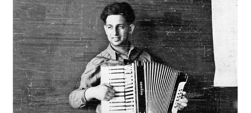 В армию Штерн попал в 20 лет