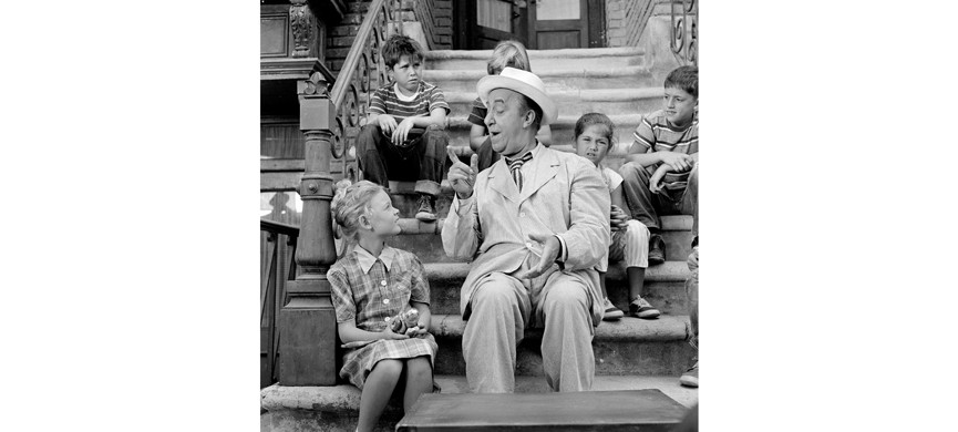 Уинн выступал на Бродвее как актер и режиссер