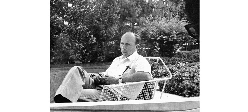 К концу 60-х у Замира был большой военный стаж, но никакого опыта в разведке