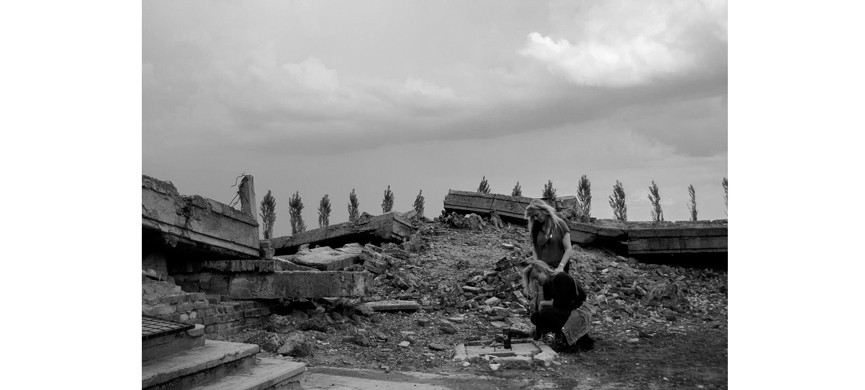 Такер считает, что должна чаще говорить американцам о Холокосте