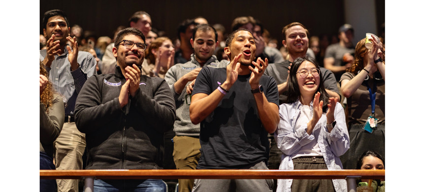 Новости, что плата за обучение отменяется, студенты аплодировали стоя