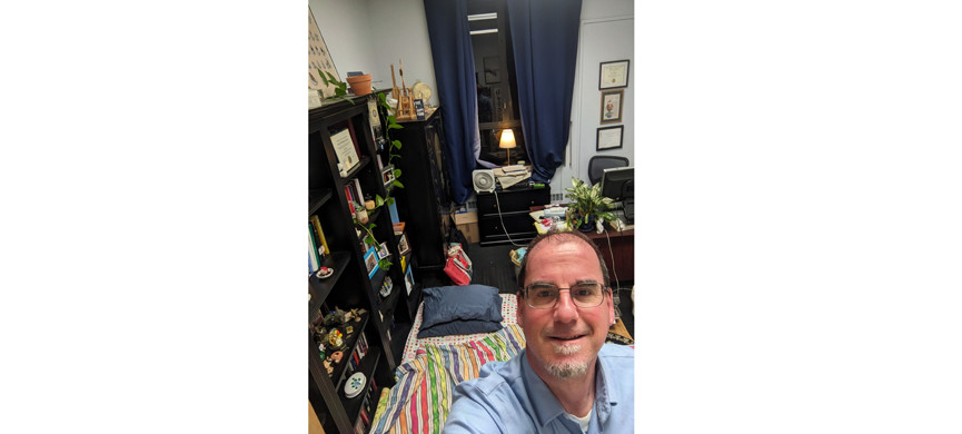 Сын принёс профессору дешевый матрас