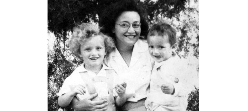 Леони Франкенштейн с детьми