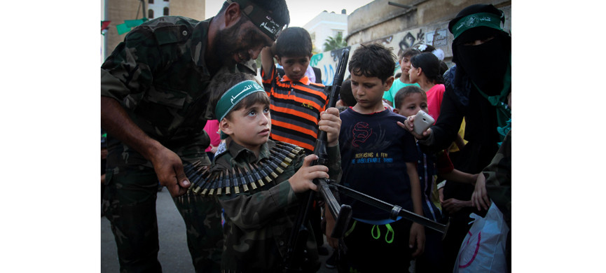 В программе ХАМАС для детей – стрельба и имитация убийств
