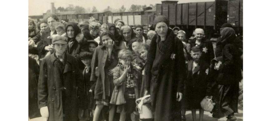 Больше шести миллионов евреев погибли в годы Холокоста