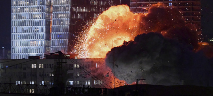 <p>An explosion is seen during a missile attack in Tel Aviv, Israel, Friday, June 13, 2025. (AP Photo/Tomer Neuberg)</p>